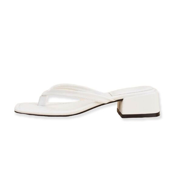 🔃White Chunky Heeled Thong Sandals - Picture 1 of 9